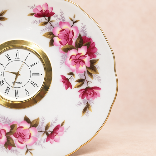 Blushing Plate Clock